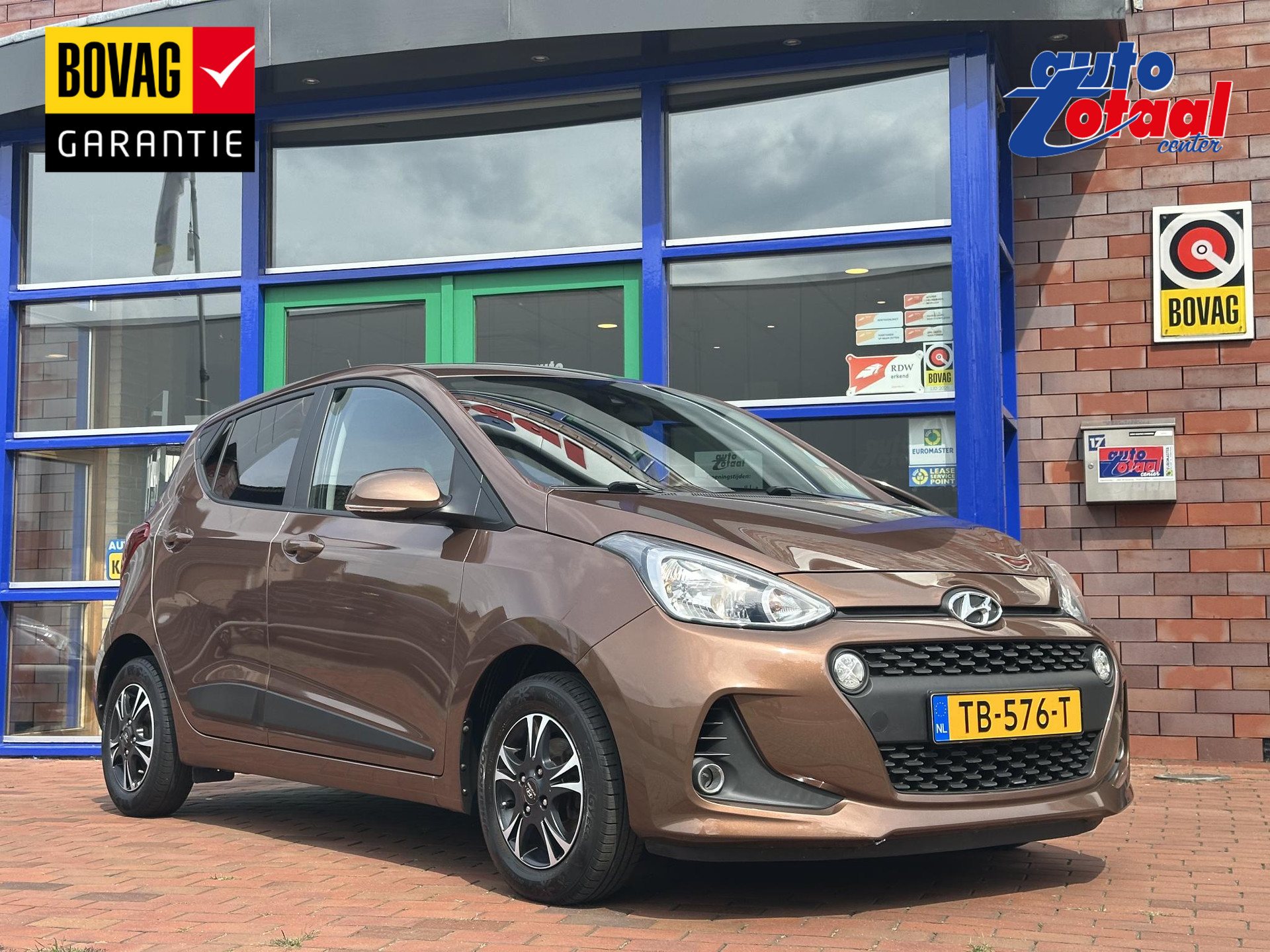 Hyundai i10 1.0i i-Premium 47099347-0.jpg | Auto Totaal Center