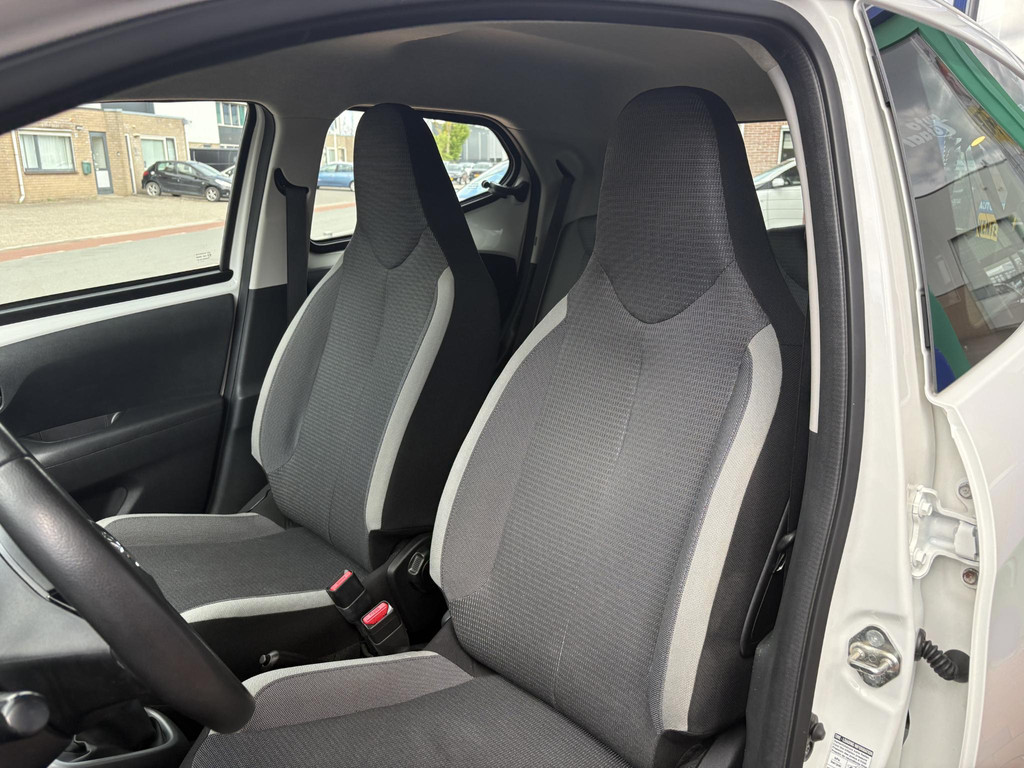 Toyota Aygo 1.0 VVT-i x-play 53422711-11.jpg | Auto Totaal Center
