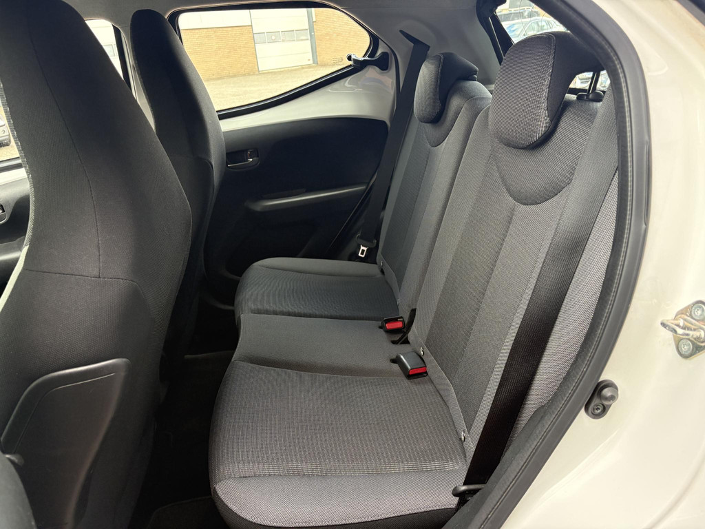 Toyota Aygo 1.0 VVT-i x-play 53422711-17.jpg | Auto Totaal Center