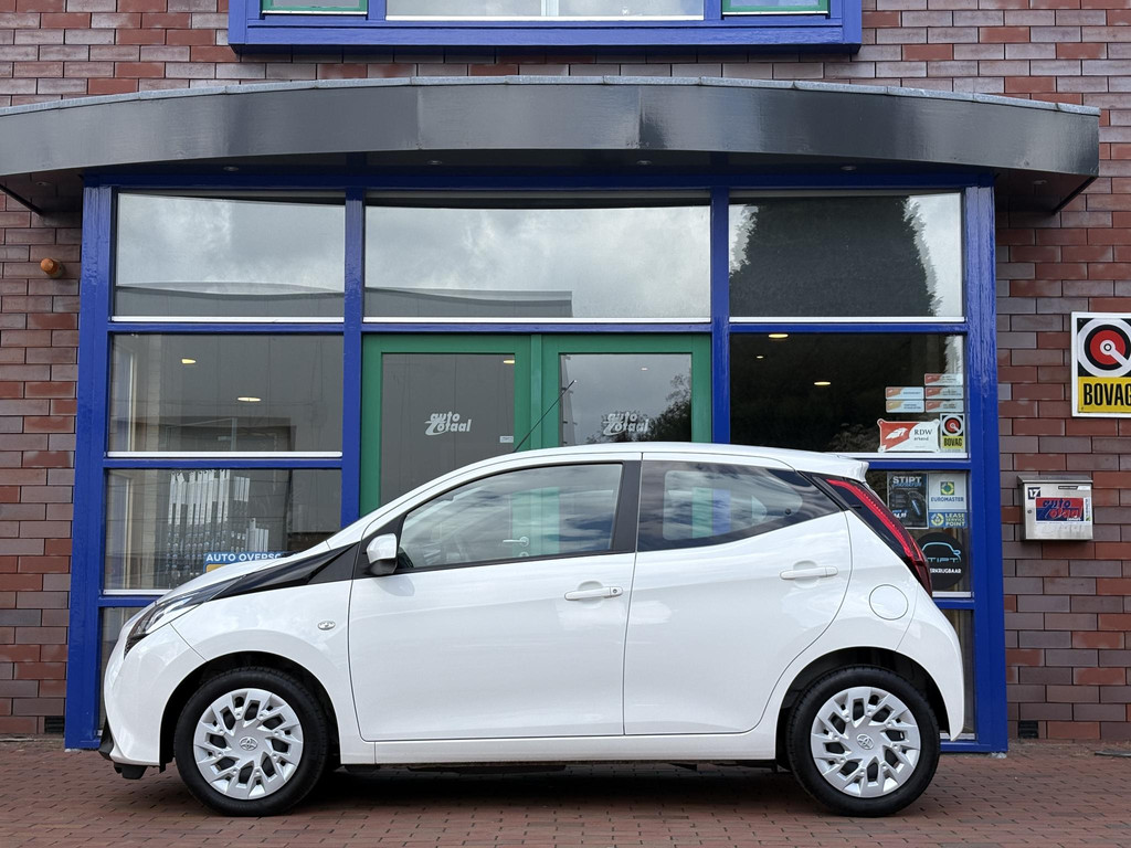 Toyota Aygo 1.0 VVT-i x-play 53422711-18.jpg | Auto Totaal Center