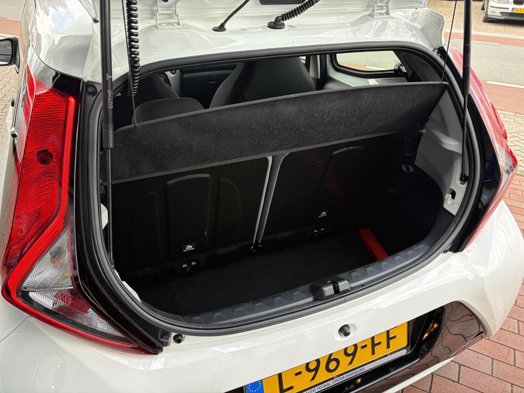 Toyota Aygo 1.0 VVT-i x-play 53422711-21.jpg | Auto Totaal Center